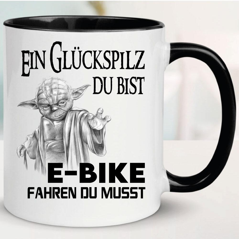 Tasse Yoda E Bike fahren Schwarz